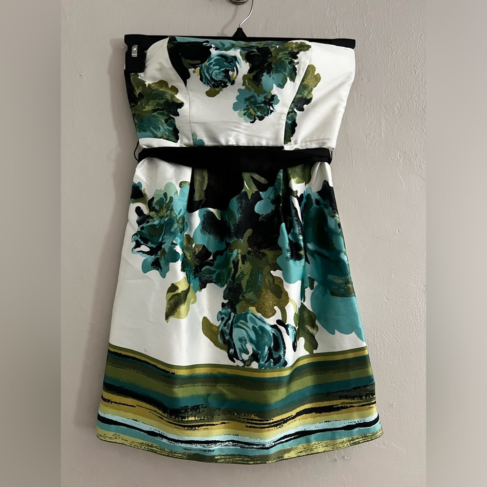 Trixxi Small strapless top!